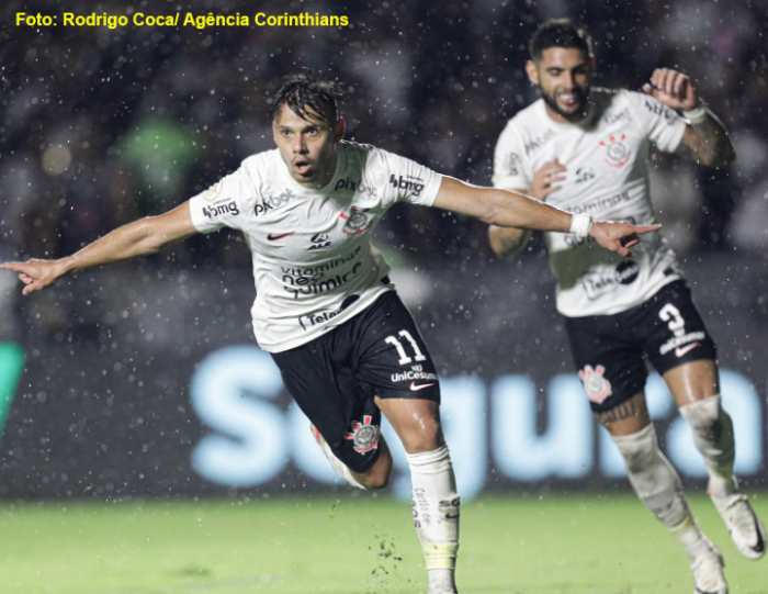 Corinthians vence Vasco e se afasta da zona de rebaixamento