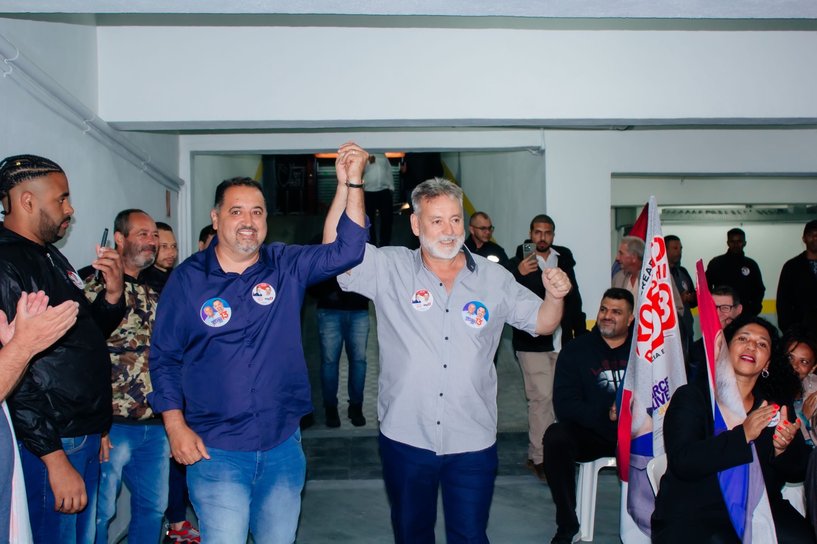 Prefeito Marcelo Oliveira foi um dos presentes na inauguração do comitê de Roberto Bergamaschi