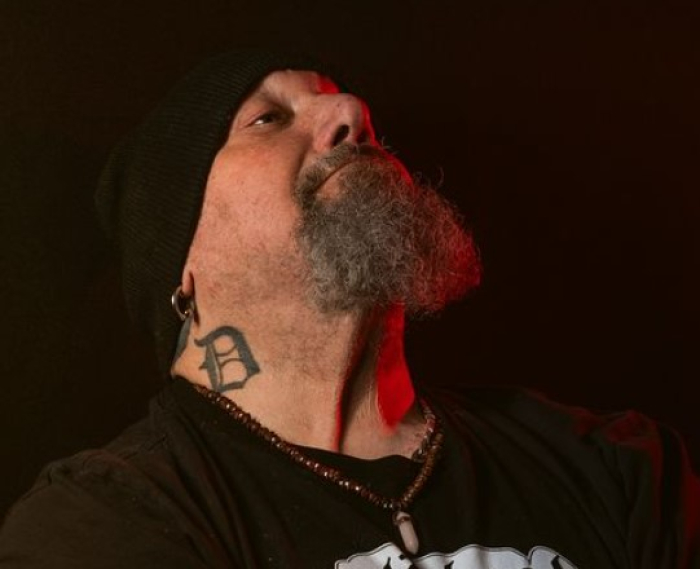 Paul Di’Anno, ex-vocalista do Iron Maiden, morre aos 66 anos