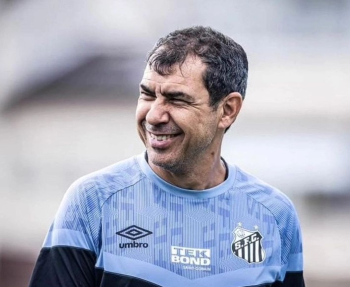 Santos anuncia demissão de Fábio Carille após título da Série B