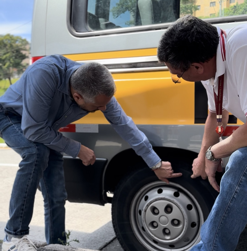 Vans do transporte público escolar também estão sendo vistoriadas desde o início da semana