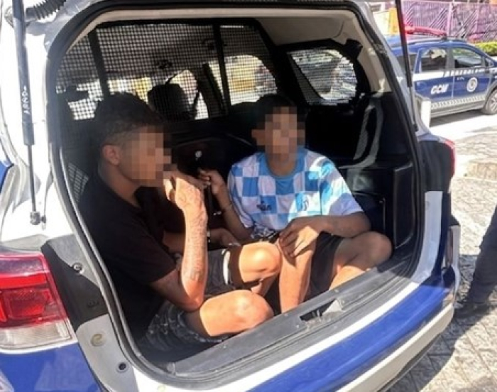 GCM de Mauá prende autores de roubo a estudante em área escolar