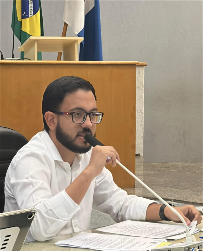 Pé na rua e olho no olho: Leonardo Alves reforça transparência em prestação de contas do mandato