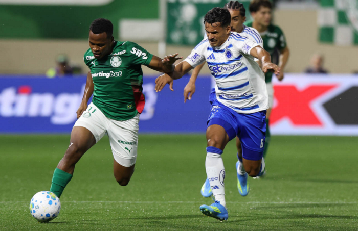 Palmeiras empata com o Cruzeiro pelo Campeonato Brasileiro Palmeiras empata com o Cruzeiro pelo Campeonato Brasileiro