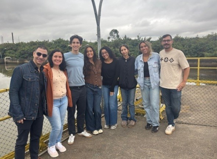 Estudantes estrangeiros visitam a ETE Mauá por meio do programa Portas Abertas da BRK Estudantes estrangeiros visitam a ETE Mauá por meio do programa Portas Abertas da BRK