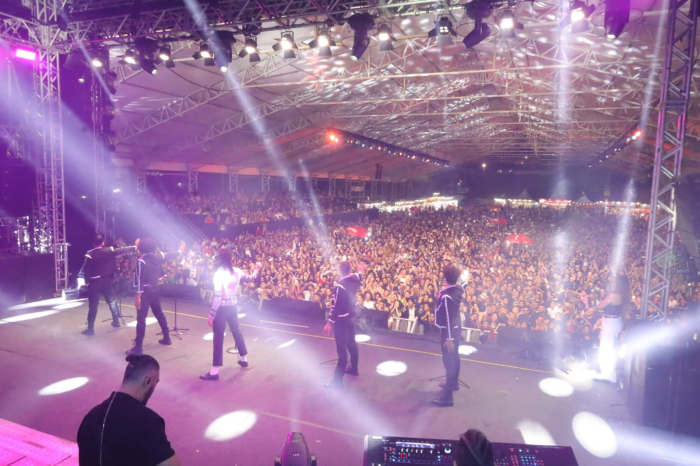 Quermesse de Mauá é encerrada com show de Rodrigo Teaser para mais de 30 mil pessoas 