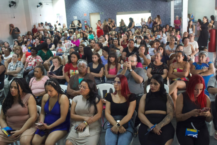 Renan Pessoa reúne cerca de 200 mulheres para reunião em Mauá