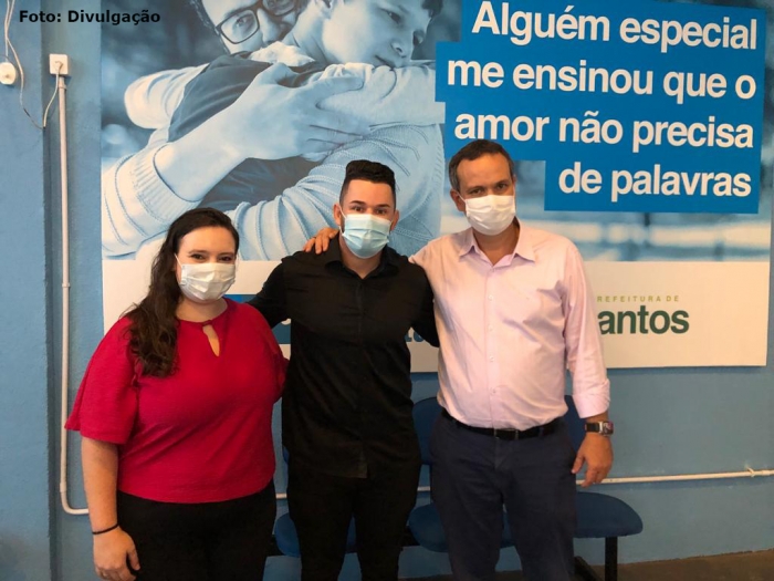 Zé Carlos Nova Era visita clínica escola do autista em Santos